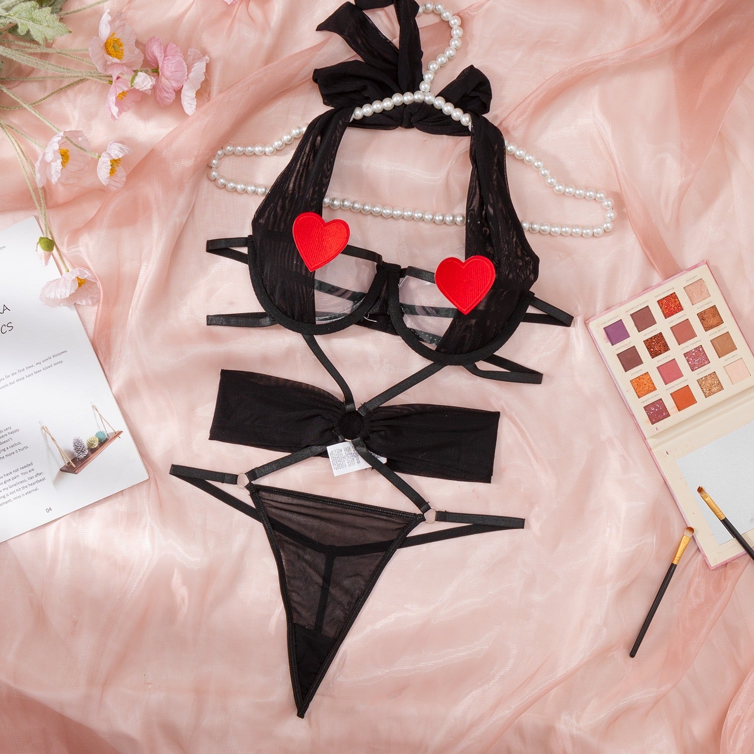 Zmysłowe Body Plus Size "Heart Temptation" – Czarna Koronka z Czerwonymi Akcentami