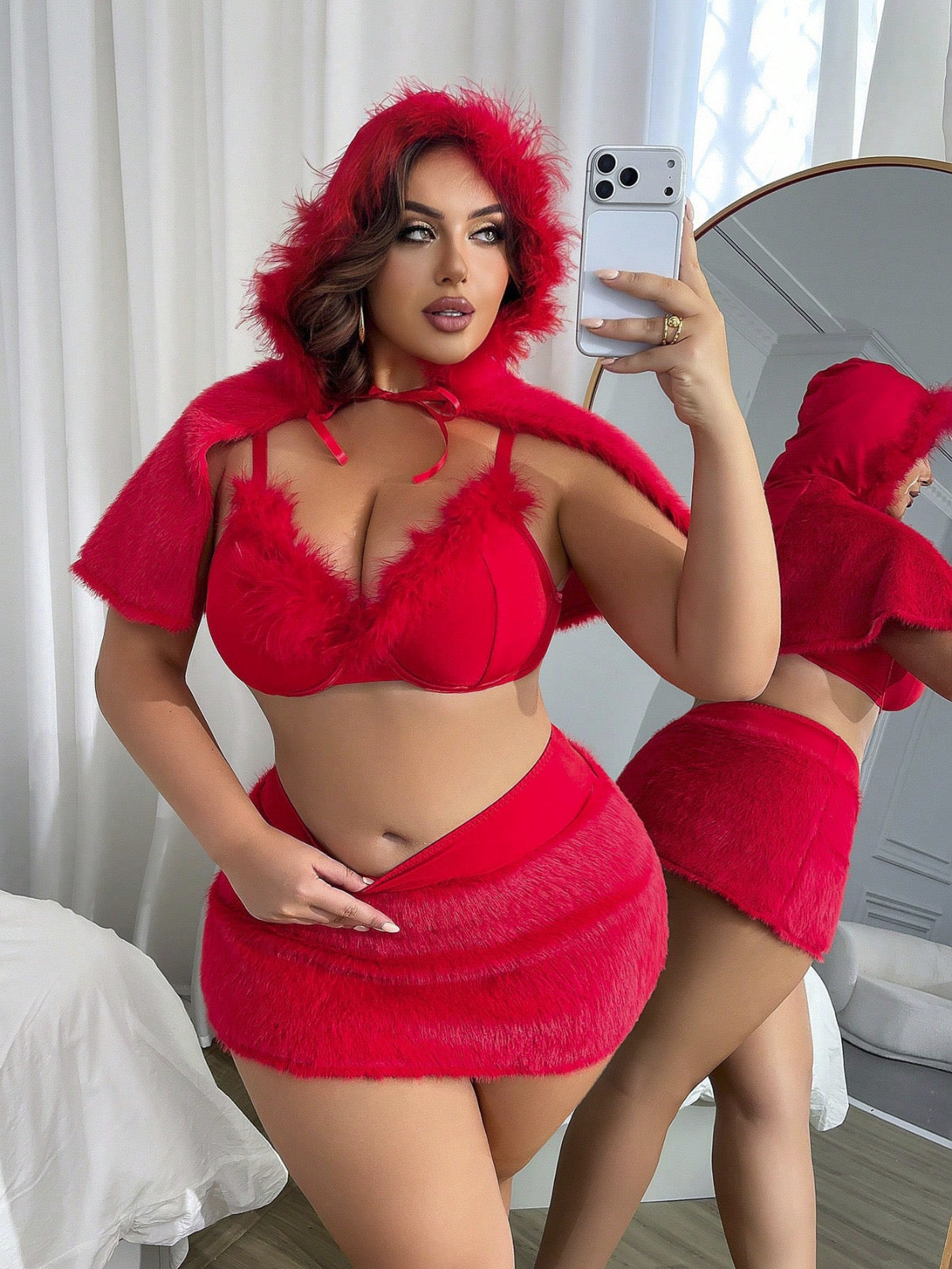 Czerwony Komplet Bielizny "Crimson Fantasy" – Trzyczęściowy Zestaw z Puszystym Wykończeniem