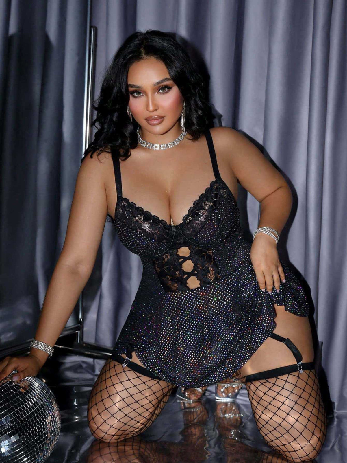 Zmysłowy Komplet Bielizny Plus Size z Kabaretkami i Pasami Do Pończoch