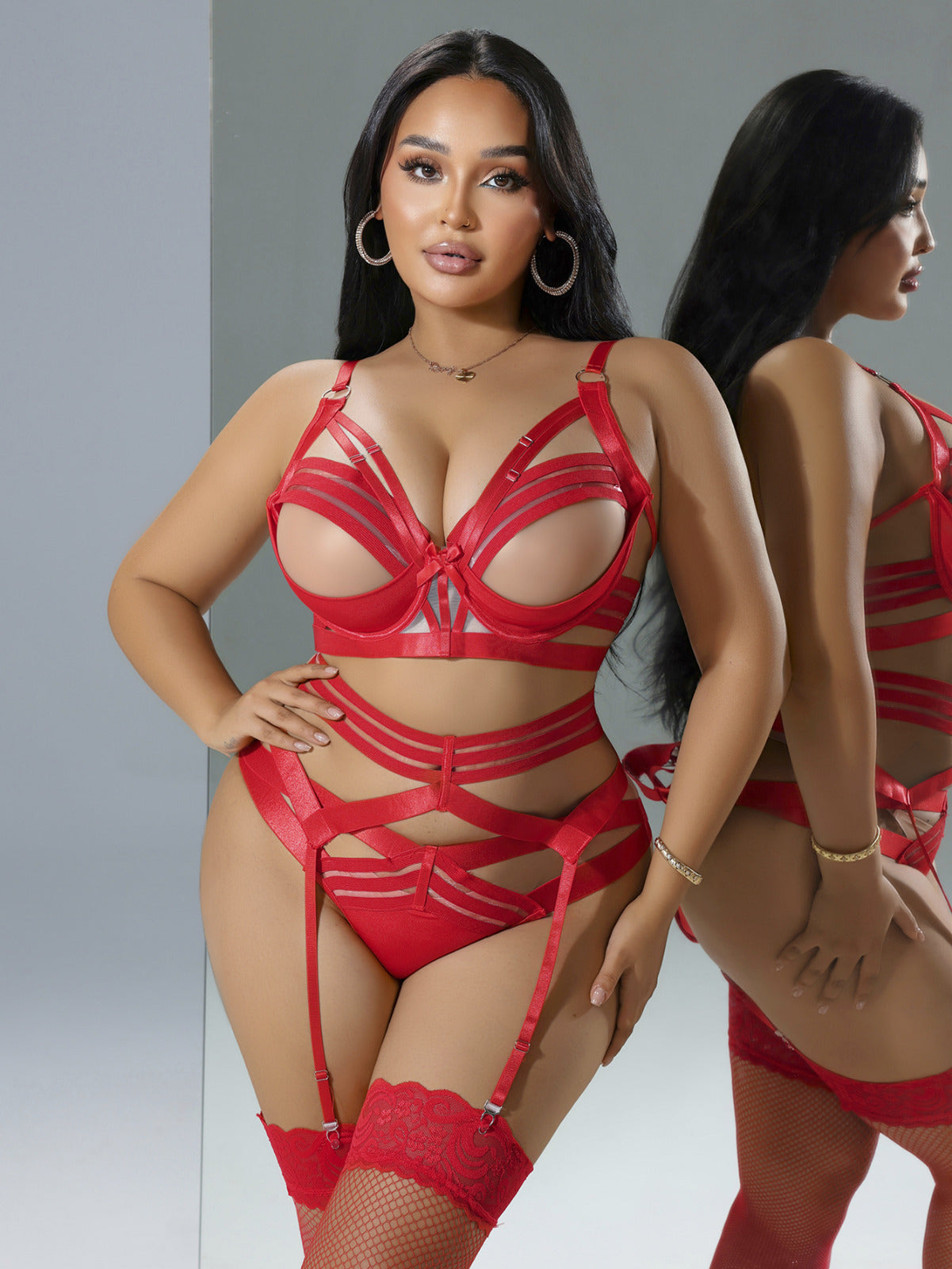 Zmysłowy Komplet erotyczny Plus Size „Scarlet Desire” z Pończochami