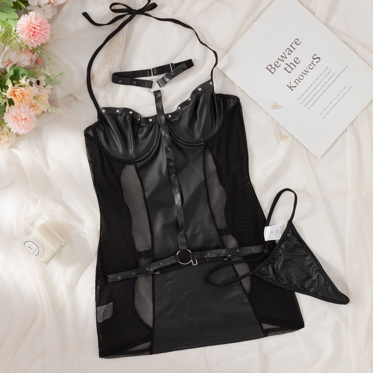 WYPRZEDAŻ KOLEKCJI! Zmysłowa Sukienka Bielizna Plus Size z Eko Skóry i Siatki z Fiszbinami